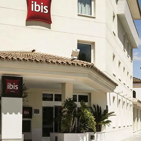 Ibis Hotel *