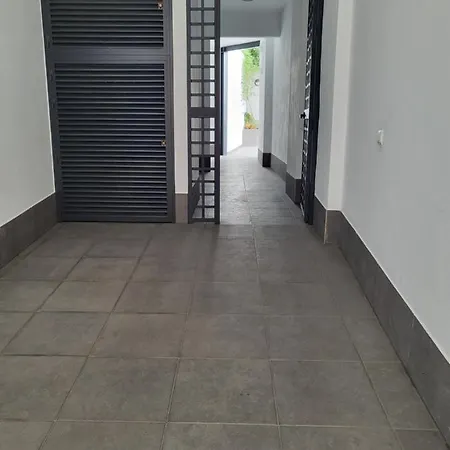 Centrico, A Pie De Calle.