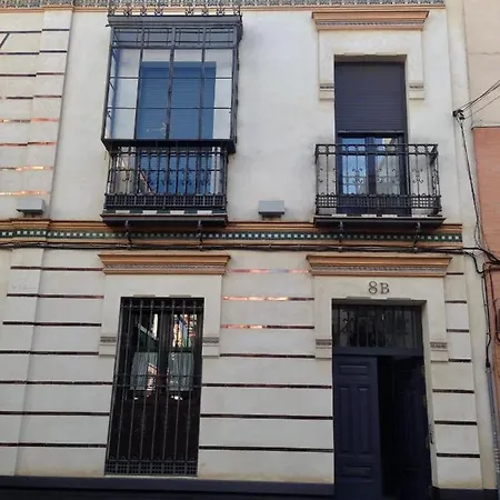 Con Solera En El Corazon De Triana Apartment