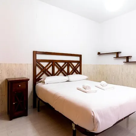 Holi-rent Antillano Campos Apartment Seville