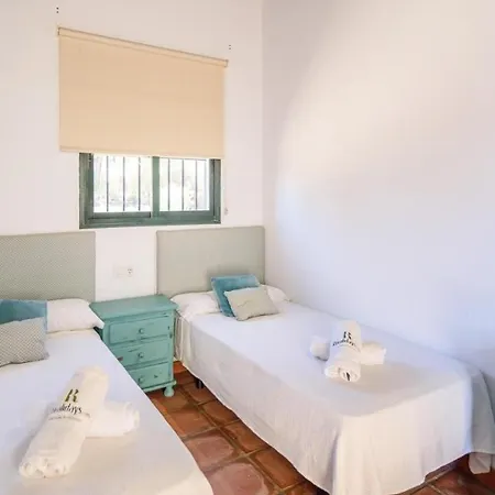 Finca Rural Gorriones El Castillo De Guardas By Ruralidays