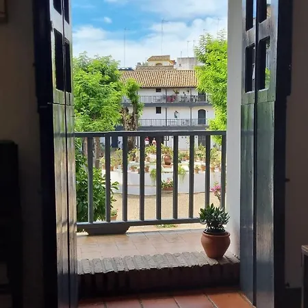 Con Patio Sevillano