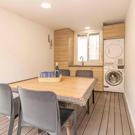 House -rooftop&jacuzzi -stayinseville Villa *
