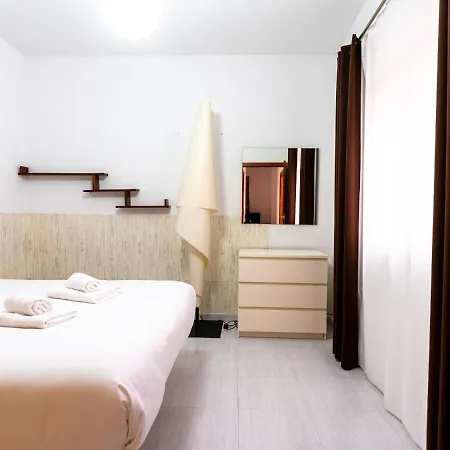 Holi-rent Antillano Campos *