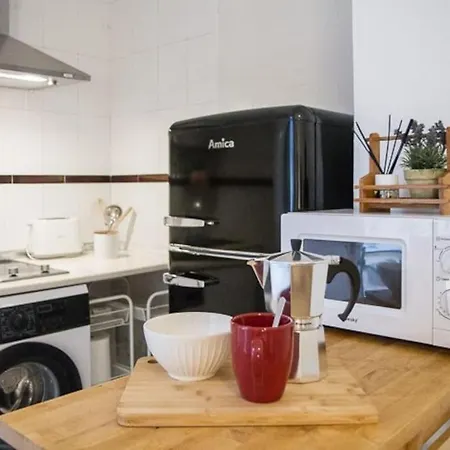 Cozy In A Typical Sevillian Patio House Apartment *