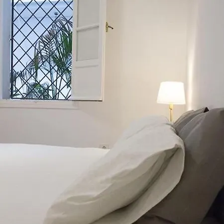 Cozy In A Typical Sevillian Patio House Apartment Seville