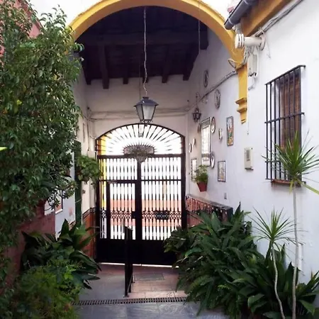 Tipico Y Pintoresco Patio De Vecinos, Con Encanto Apartment