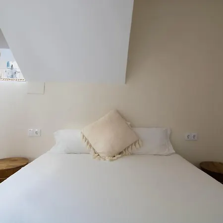 Magna Aparthotel 2*