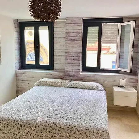 Apartment Atico Triplex En Pleno Triana *