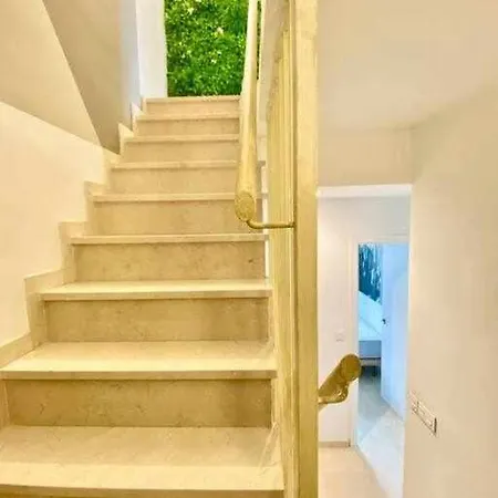 Apartment Atico Triplex En Pleno Triana Seville