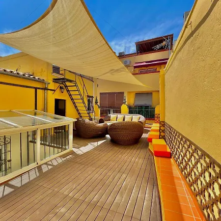House -rooftop&jacuzzi -stayinseville *