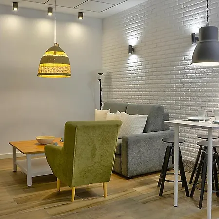 Apartsuite B&r Triana Arellano *