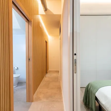 Cv Brand New 2br Triana By Covadon Street Apartment *
