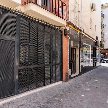 Cv Brand New 2br Triana By Covadon Street Apartment