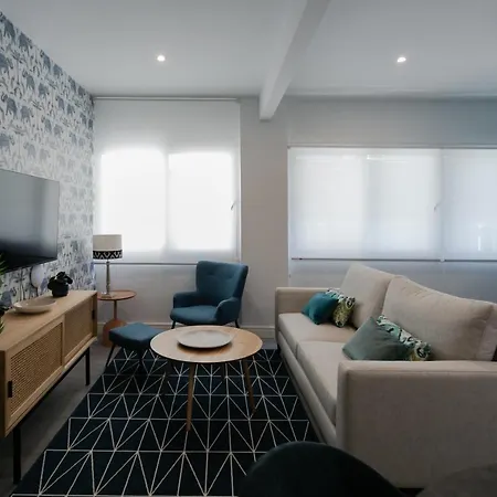 Apartamento Lujoso Con Piscina Compartida 2