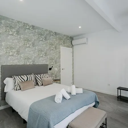 Lujoso Con Piscina Compartida 2