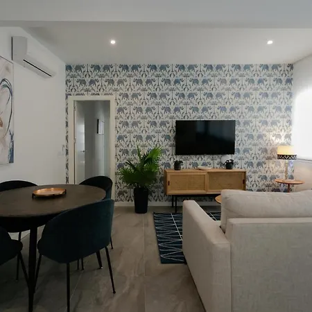 Apartment Lujoso Con Piscina Compartida 2 *
