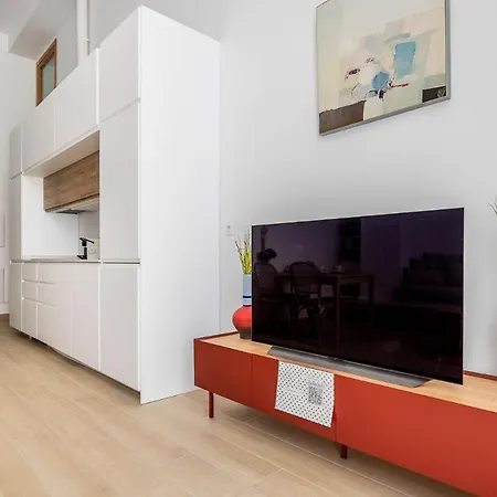 Apartment Pop Art Historia De Conde Negro Con Patio Privado *