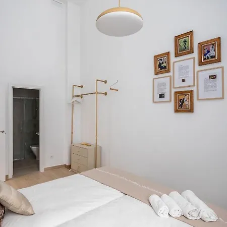 Pop Art Historia De Conde Negro Con Patio Privado Apartment