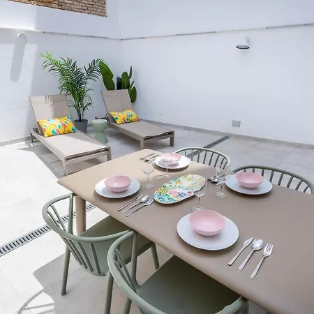 Apartment Pop Art Historia De Conde Negro Con Patio Privado Seville