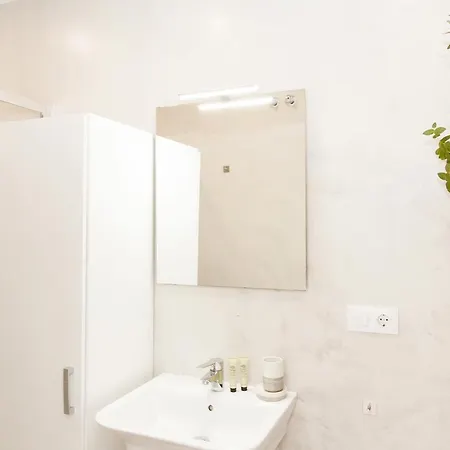 Gotoseville Faustino Flats Apartment *