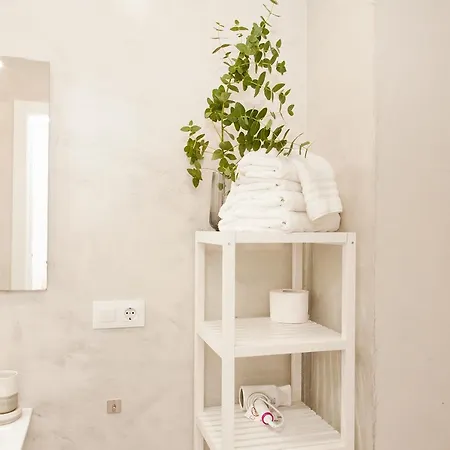 Gotoseville Faustino Flats Apartment