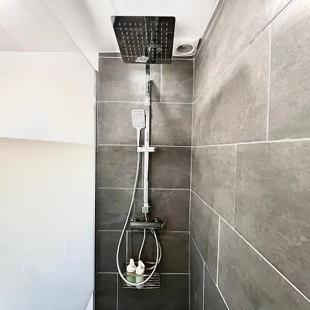 House -rooftop&jacuzzi -stayinseville 1614ft2 5be *