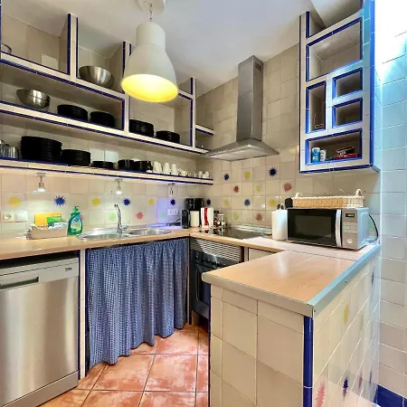 Villa House -rooftop&jacuzzi -stayinseville