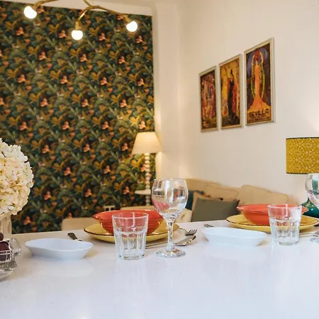 Apartamento Homeyseville-amazing Penthouse Giralda Views 8 Pax, Parking Optional Sevilla