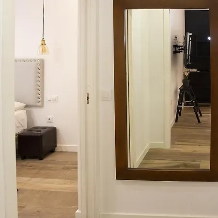 Apartsuite B&r Triana Arellano * Seville