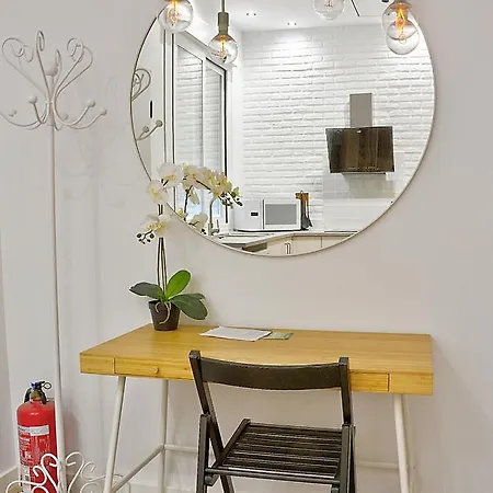 Apartsuite B&r Triana Arellano *