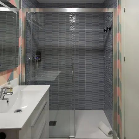 Lujoso Con Piscina Compartida 2 *