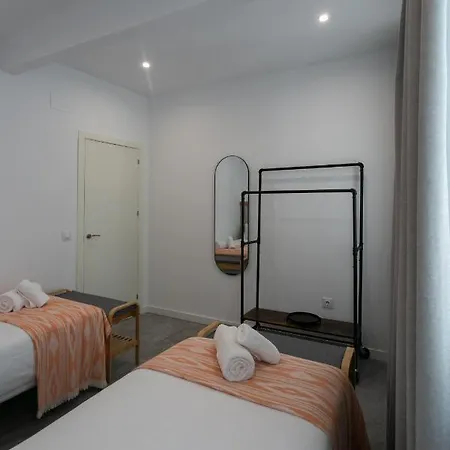 Lujoso Con Piscina Compartida 2 * Sevilla