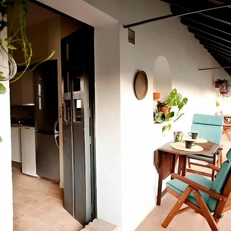 Exclusive With Stunning Patio In The Center Apartment *