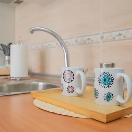 Muy Centrico, Tranquilo Y Confortable **a/c-wifi** Apartamento