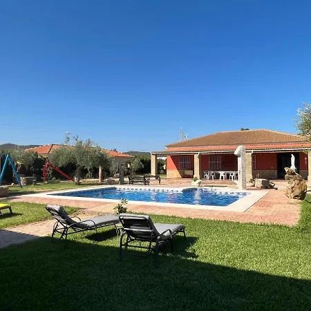 La Estacada Villa