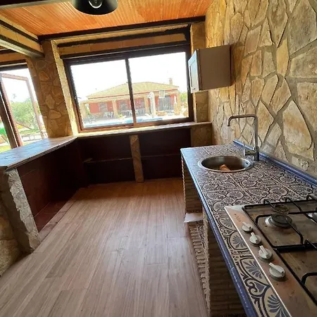 La Estacada Villa *