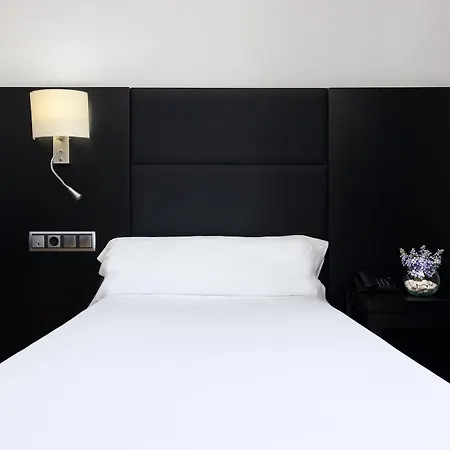 Virgen De Los Reyes Hotel 4*