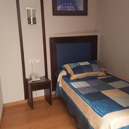 Y Dona Lola Hotel