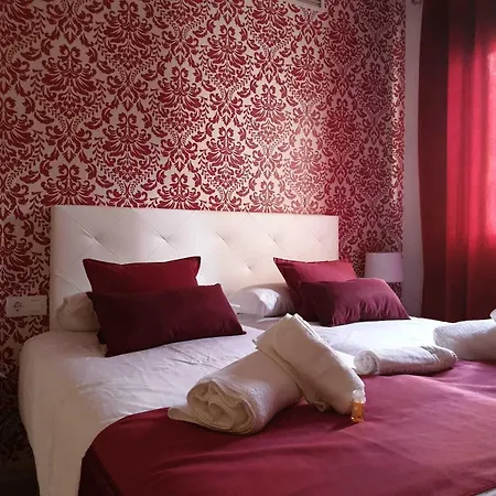 Hotel Y Dona Lola 2*