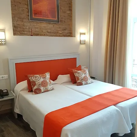 Y Dona Lola Hotel