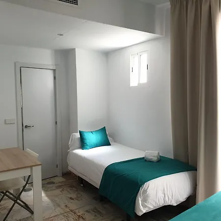 Y Dona Lola Hotel