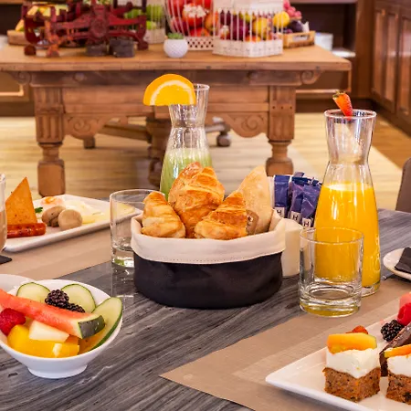 H10 Corregidor Boutique 3*
