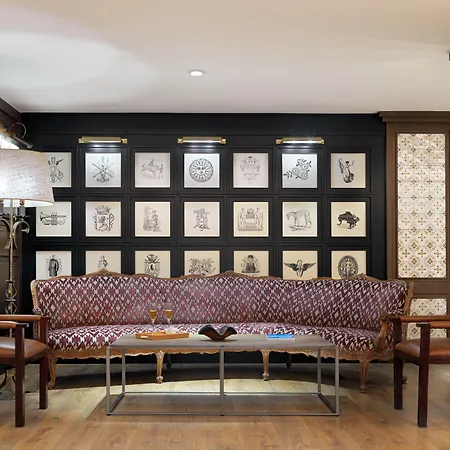H10 Corregidor Boutique Hotel