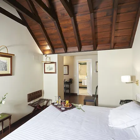 Hotel Casas De El Arenal 4*