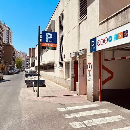 Wonderful With Terrace - 15m Walk Giralda Apartment Seville