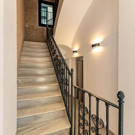 Jardines Del Valle, Historical Center, 5 Pax Seville