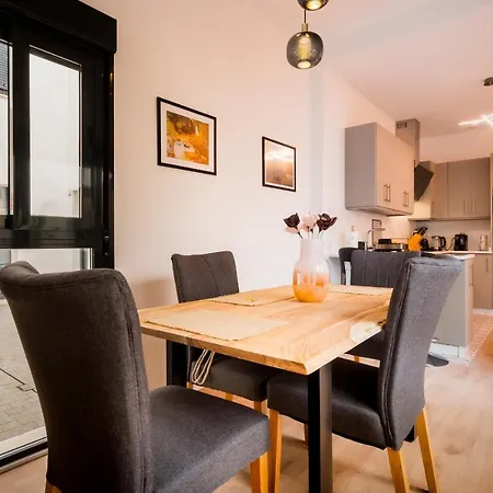 Apartment Charming New - Bd 1 Bth - Triana