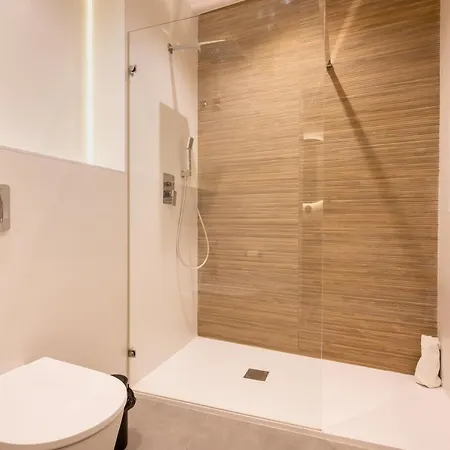 Apartment Elegant - 2 Bd 1 Bth - Center *