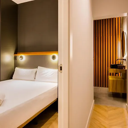 Elegant - 2 Bd 1 Bth - Center Seville